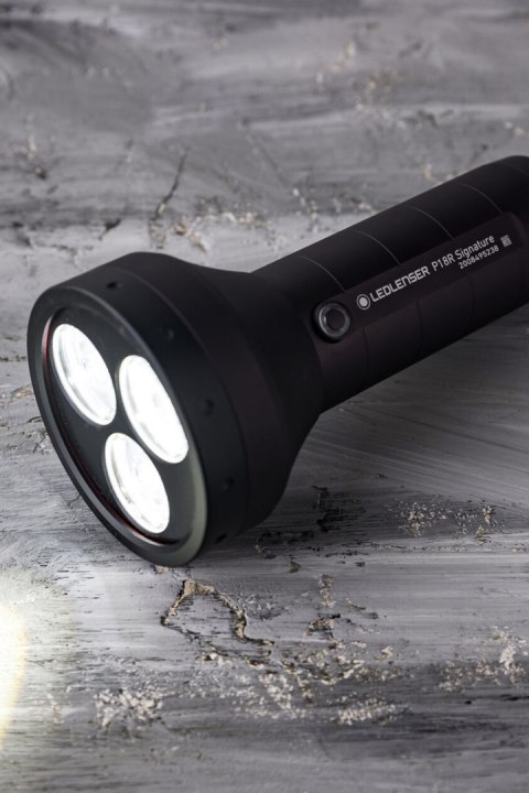 Latarka Ledlenser P18R Signature Latarka Ledlenser P18R Signature