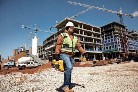 Ładowarka wielonapięciowa DeWALT DCB104 z 4 gniazdami 8A XR