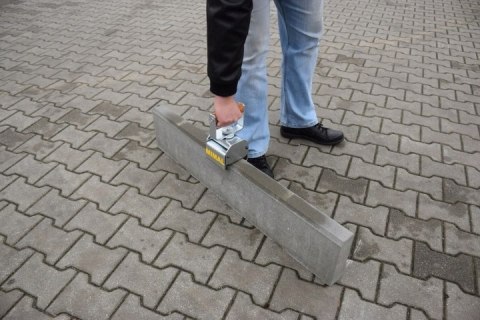 Ręczny chwytak walizkowy RCW MIMAL do krawężników